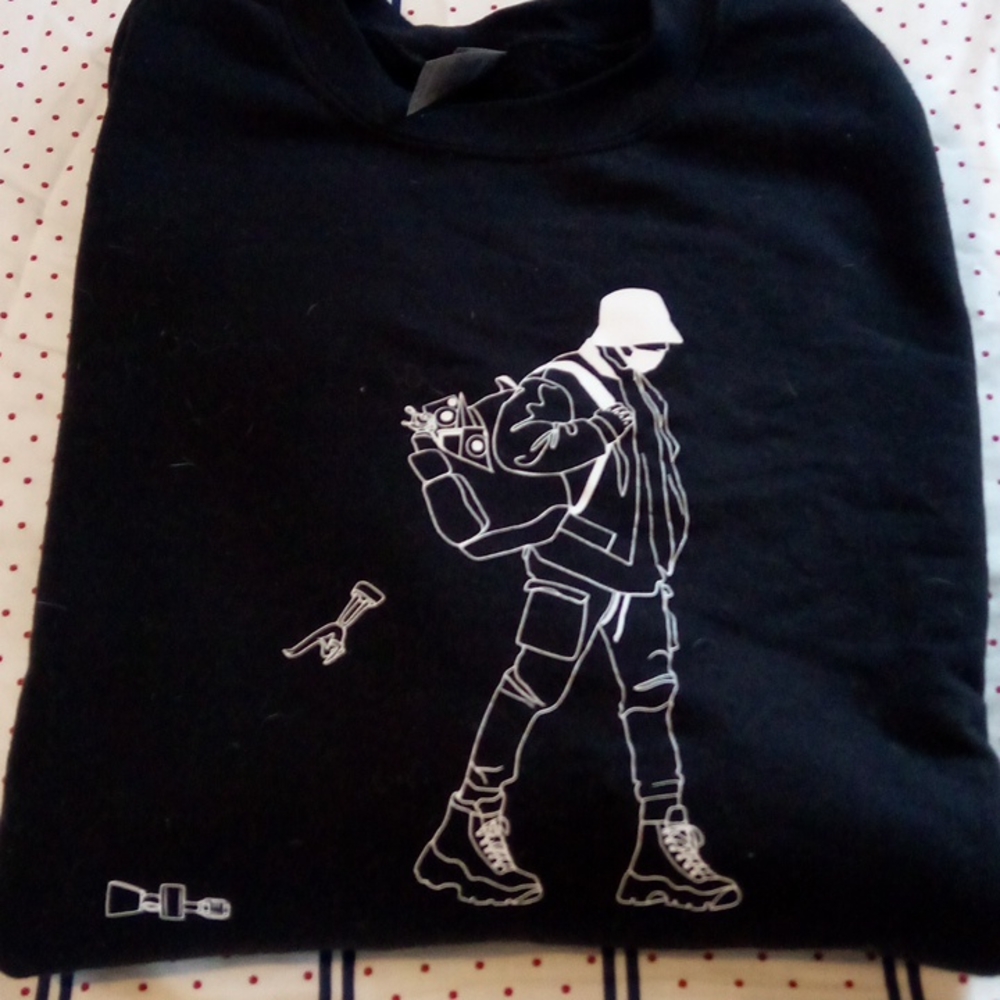 Sweatshirt